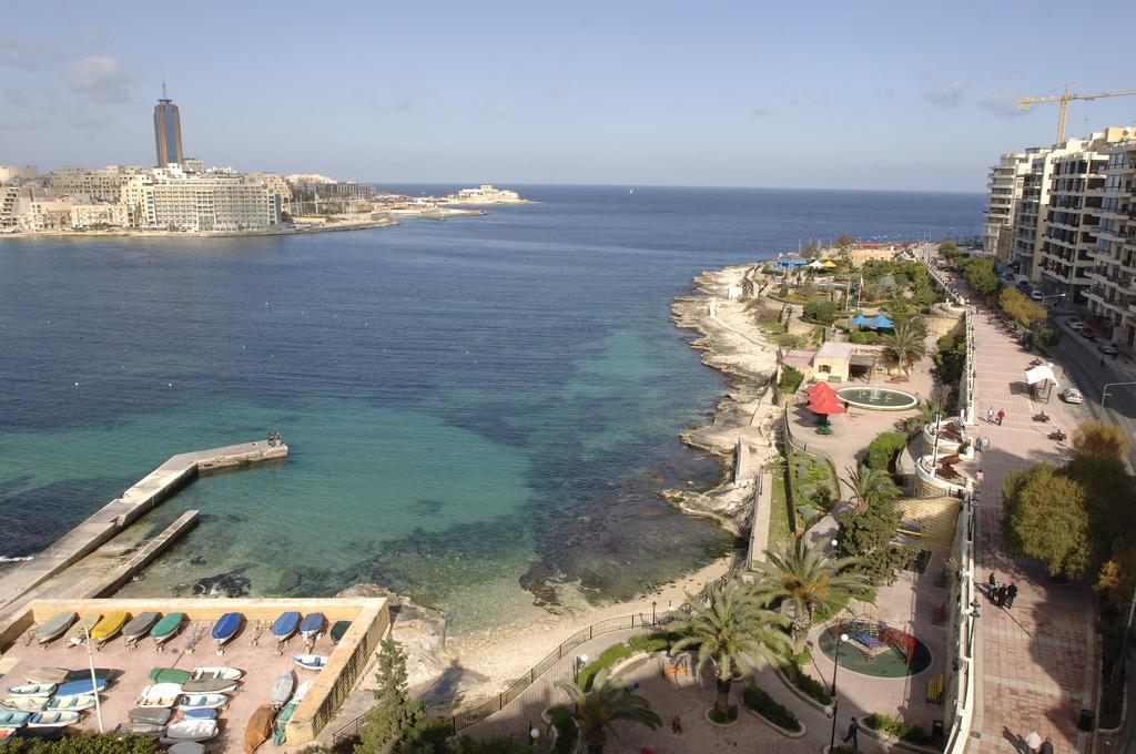 Granny'S Inn Hostel Sliema Exterior photo